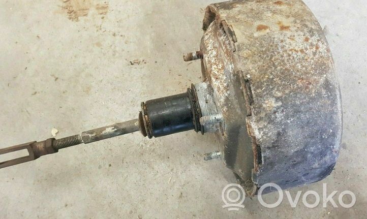 Volkswagen Jetta I Brake booster 811612107A