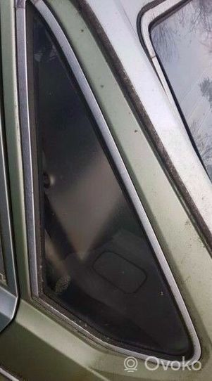 Volkswagen PASSAT Rear side window/glass 323845301