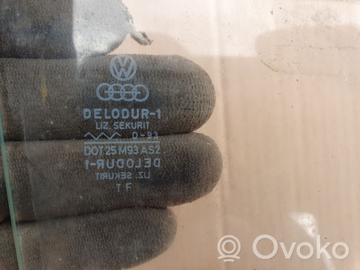 Volkswagen PASSAT Front door window/glass (coupe) 823845202