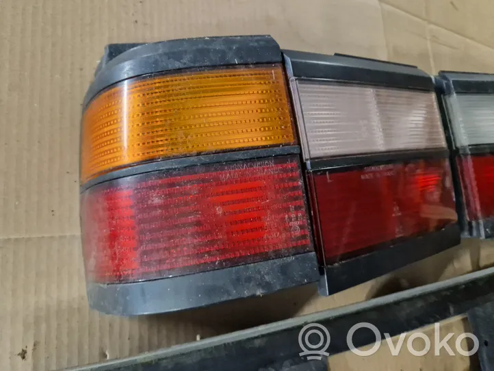 Volkswagen PASSAT B3 Galinių žibintų komplektas 333853489