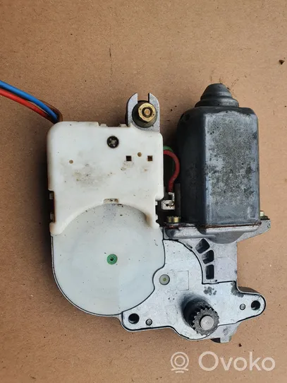 Volkswagen PASSAT B3 Sunroof motor/actuator 357877795