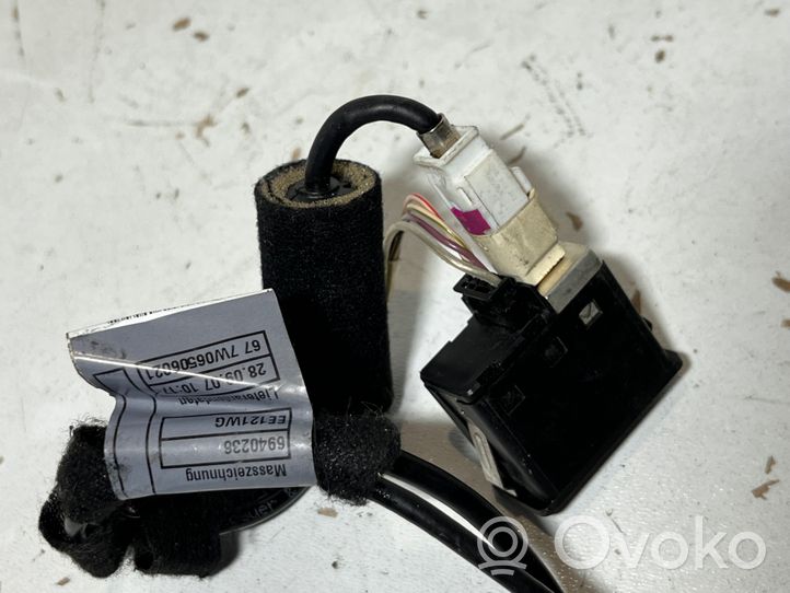 BMW 3 E90 E91 USB socket connector 9237654