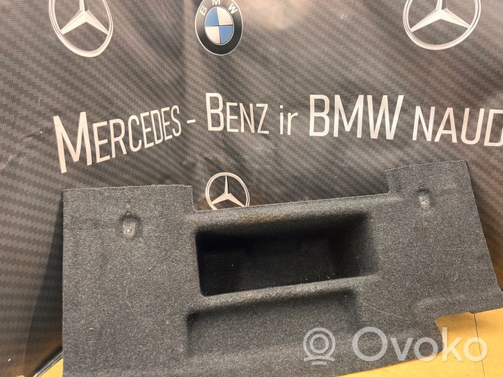 BMW 7 F01 F02 F03 F04 Rivestimento pannello inferiore del bagagliaio/baule 13648811