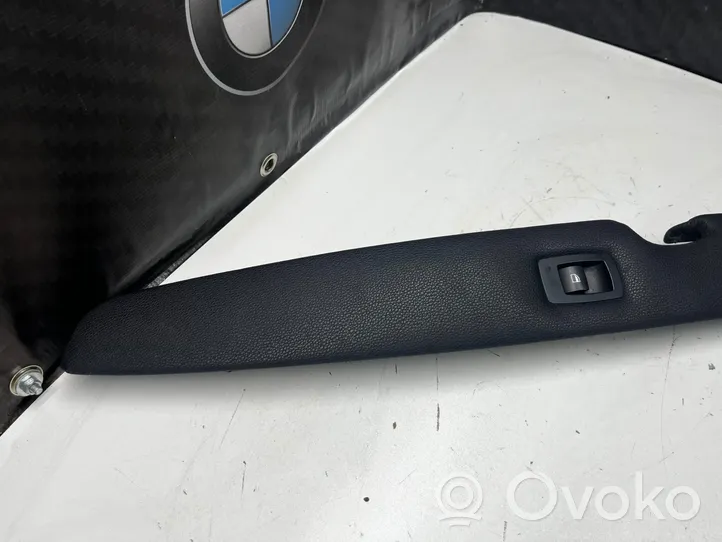 BMW 5 E60 E61 Rivestimento del pannello della portiera posteriore 1360647