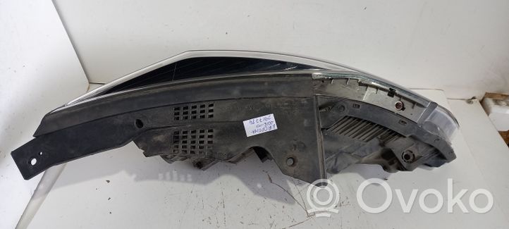 KIA Optima Lampa przednia 92101D4520