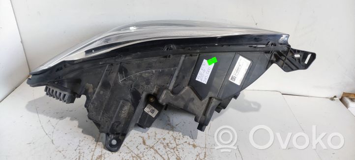 Volvo XC90 Lampa przednia 31468918