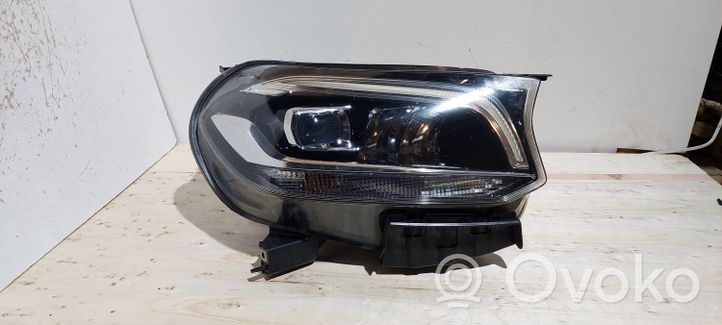 Mercedes-Benz W470 Lampa przednia A4709060900