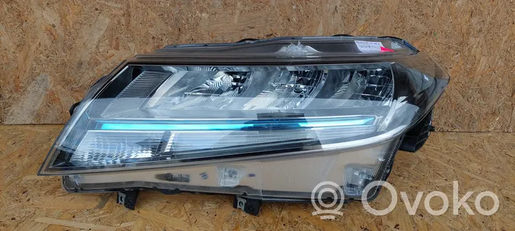 Suzuki Vitara (LY) Lampa przednia E1335341L