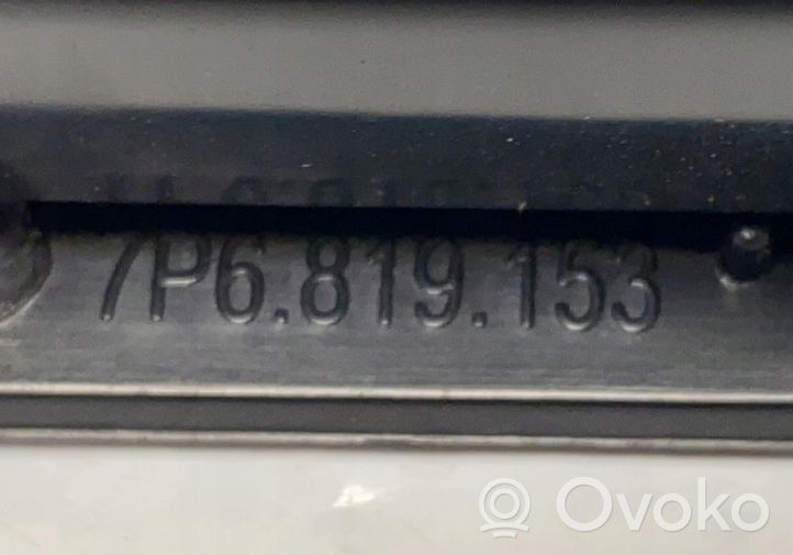 Volkswagen Touareg II Grilles/couvercle de haut-parleur latéral 7P6819153