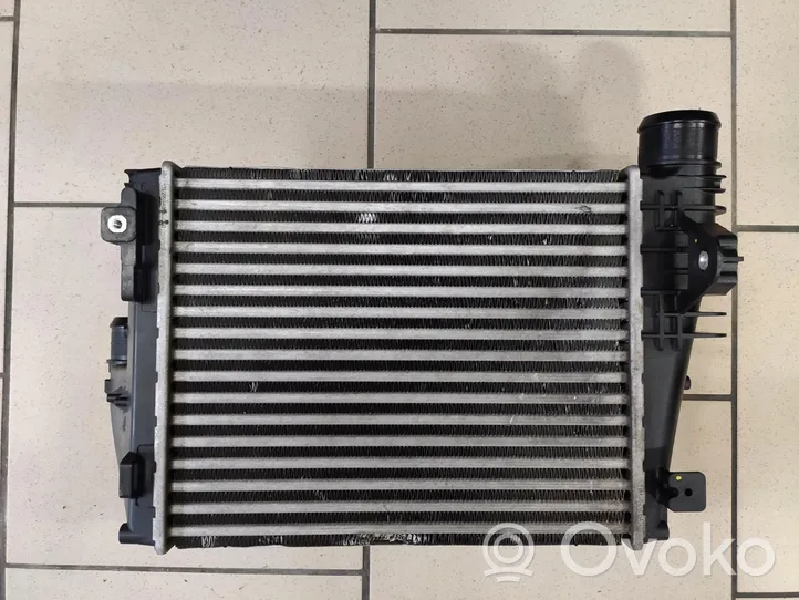 Opel Vivaro Intercooler radiator P9806562180