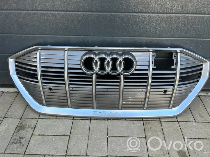 Audi e-tron Etusäleikkö 
