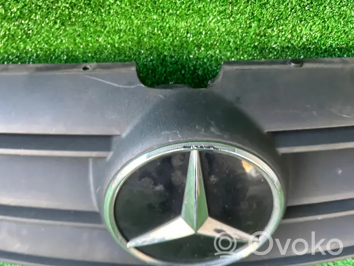 Mercedes-Benz Vito Viano W447 Etusäleikkö 