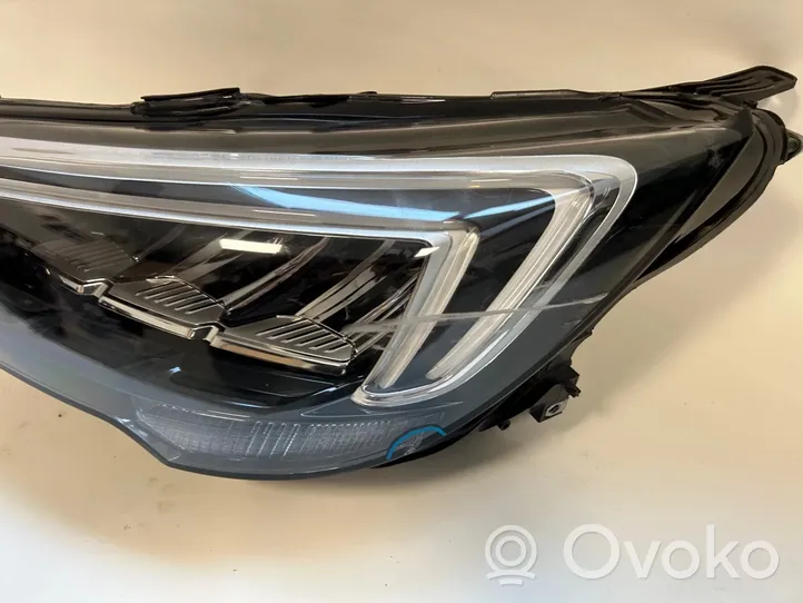 Opel Crossland X Lampa przednia 