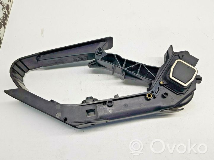 Mercedes-Benz C AMG W203 Accelerator throttle pedal A1703000404