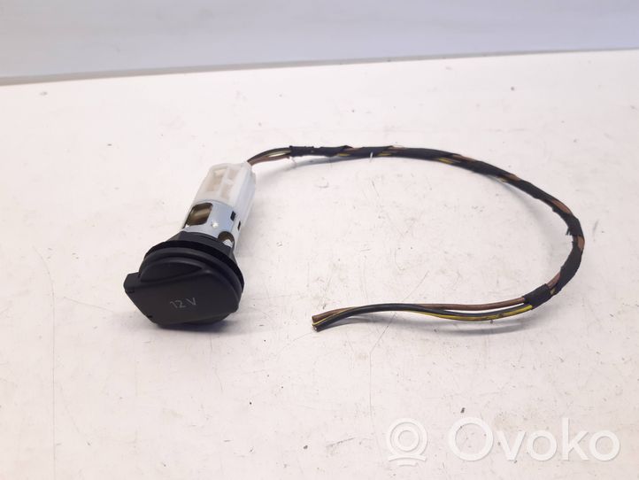 Volkswagen PASSAT B6 12 V Socket (rear) 1K0919309