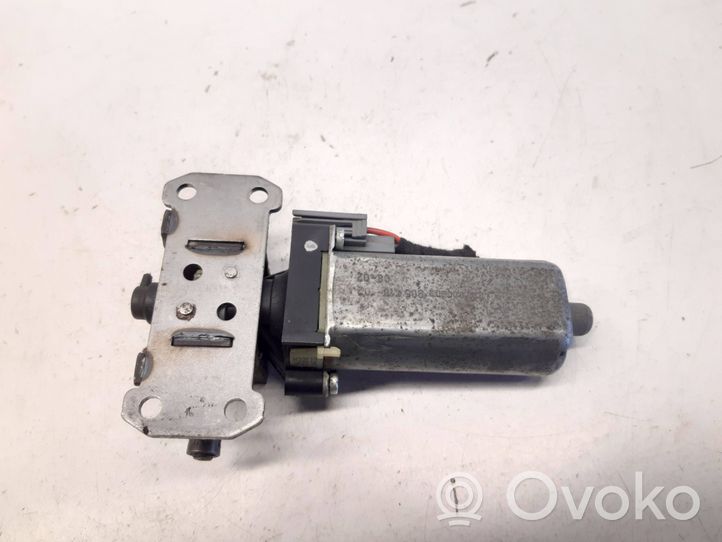 Volvo XC70 Seat adjustment motor 0390203219