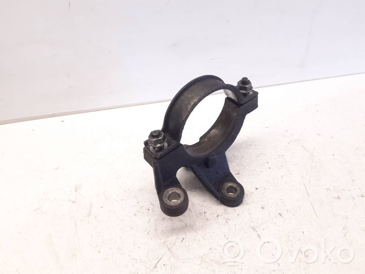 Ford Focus Staffa del cuscinetto di supporto dell’albero di trasmissione AV613K305CA