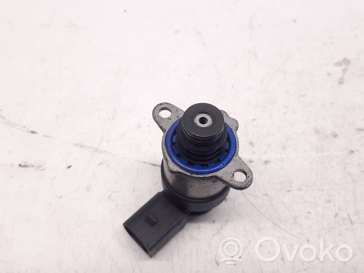 Audi A4 S4 B8 8K Sensore di pressione del carburante 0928400706