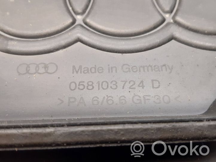 Audi A4 S4 B5 8D Osłona górna silnika 058103724D