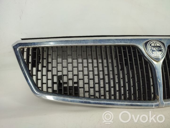 Lancia Dedra Grille de calandre avant 