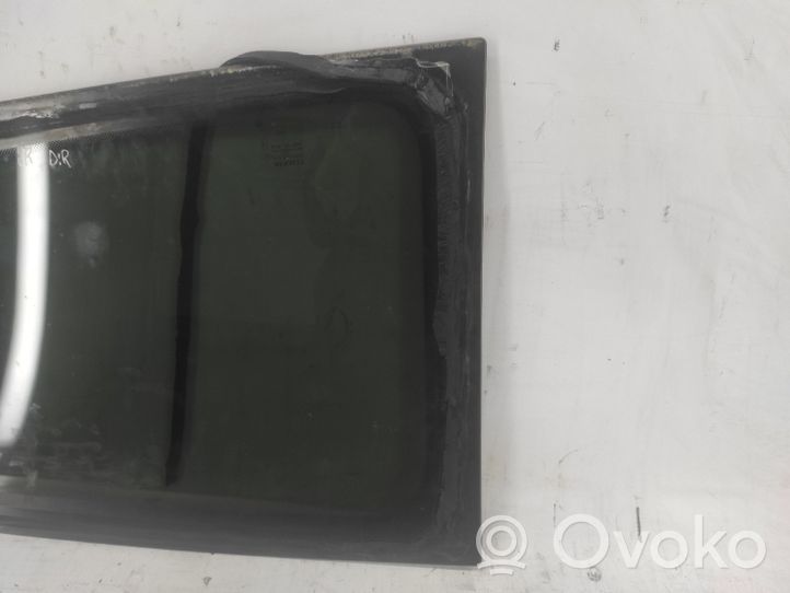 Renault Twingo II Rear door window glass 