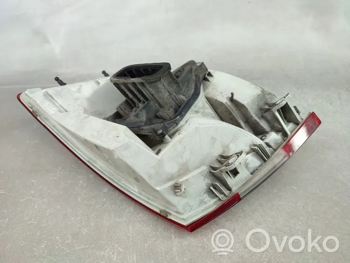 Skoda Octavia Mk3 (5E) Lampy tylnej klapy bagażnika 