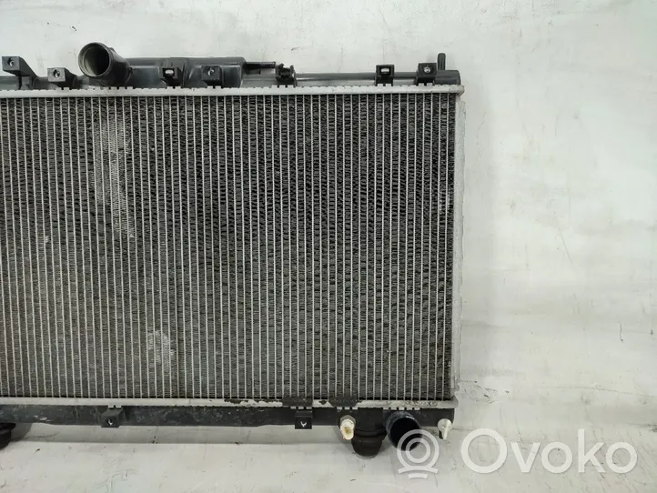 Toyota Avensis Verso Радиатор охлаждающей жидкости 