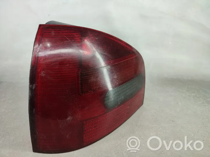 Audi A3 S3 8L Lampy tylnej klapy bagażnika 