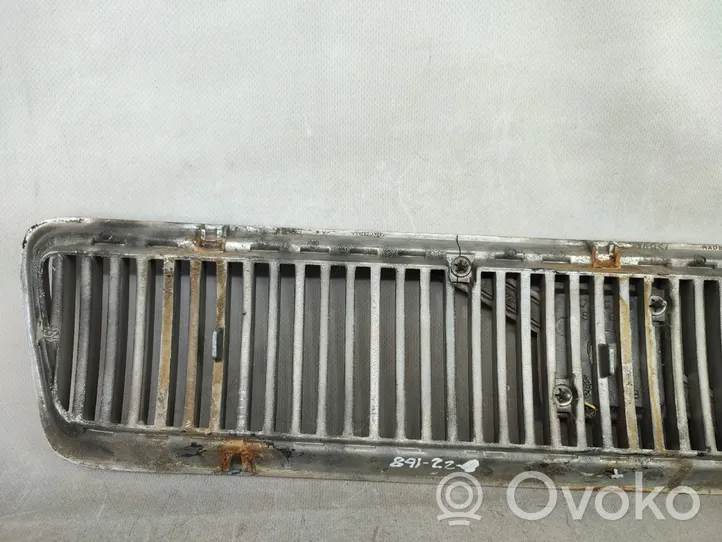 Volvo S40, V40 Front grill 