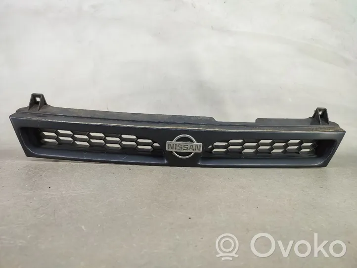 Nissan Sunny Grille de calandre avant 