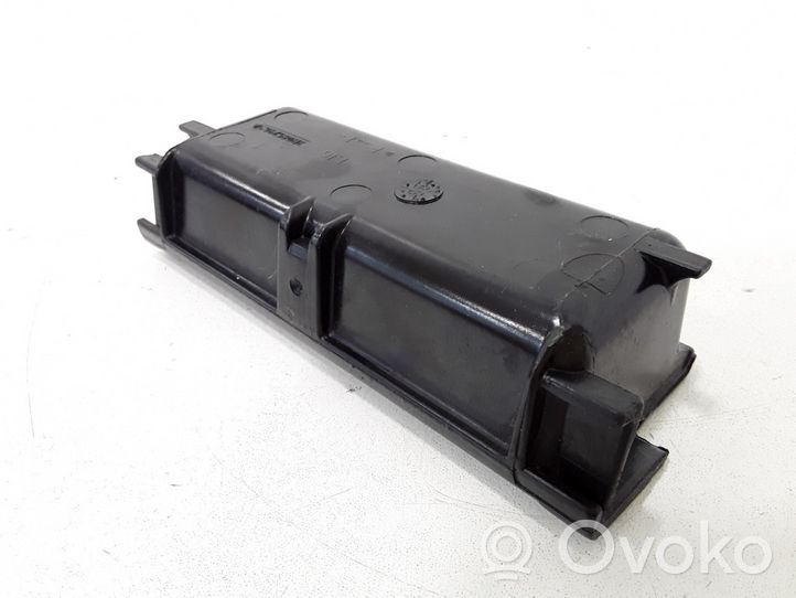 Volkswagen PASSAT B5 Peleninė panelėje 3B0857962A