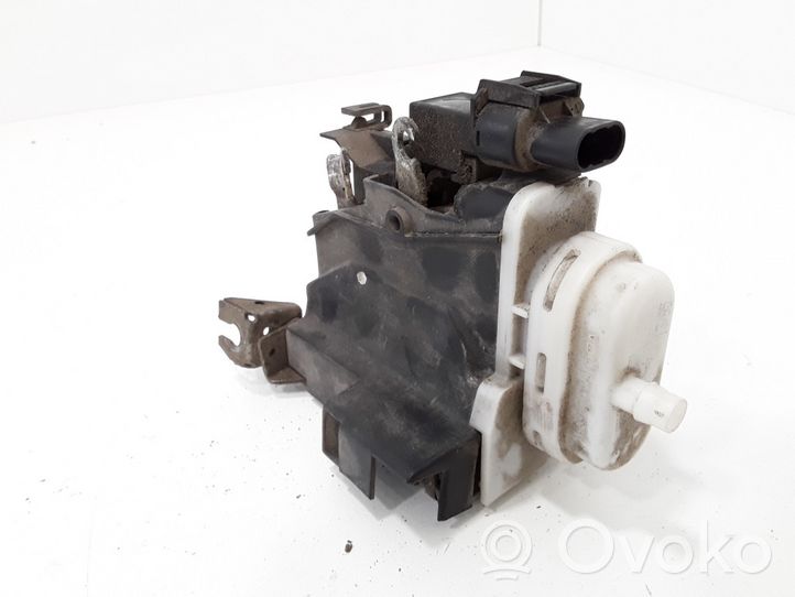 Audi A4 S4 B5 8D Serrure de porte avant 8D1837016A