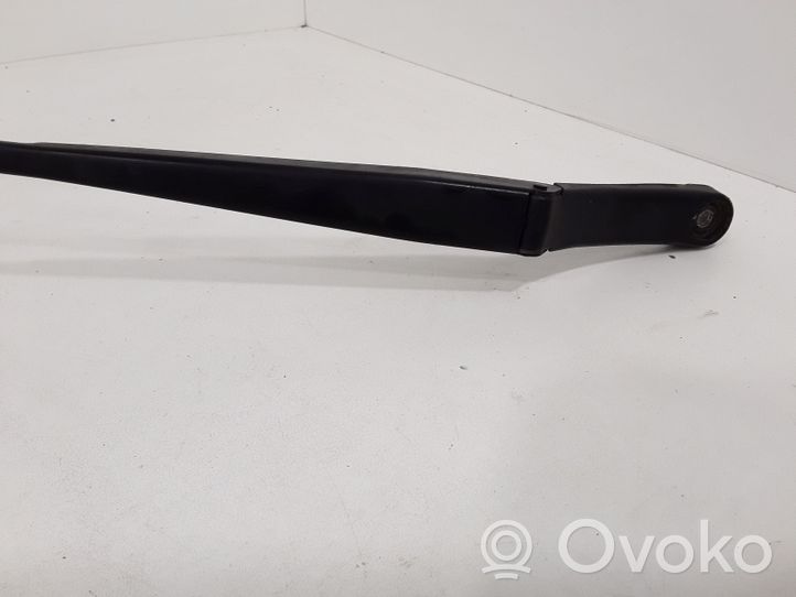 Volkswagen Golf V Windshield/front glass wiper blade 