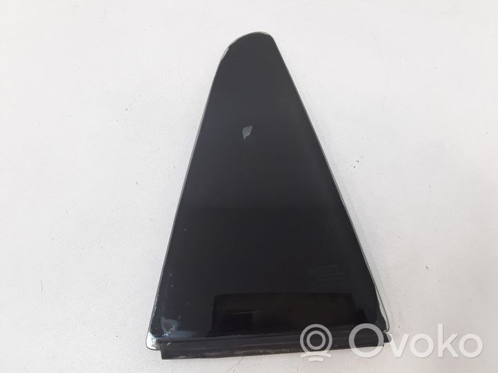 Opel Astra H Rear vent window glass 