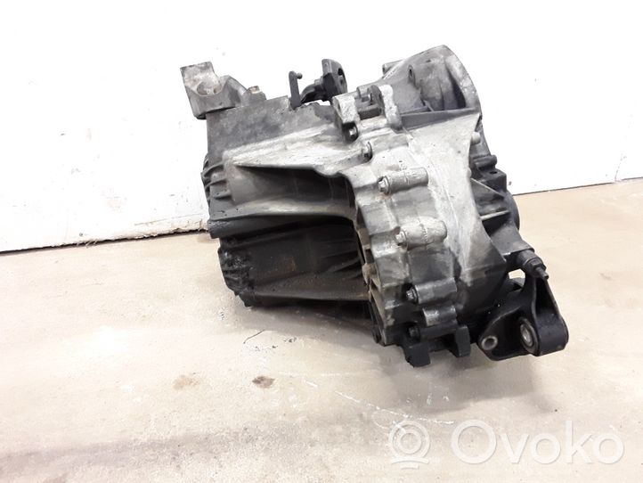 Volvo S40 Manualna 6-biegowa skrzynia biegów 6M2R7F096EB