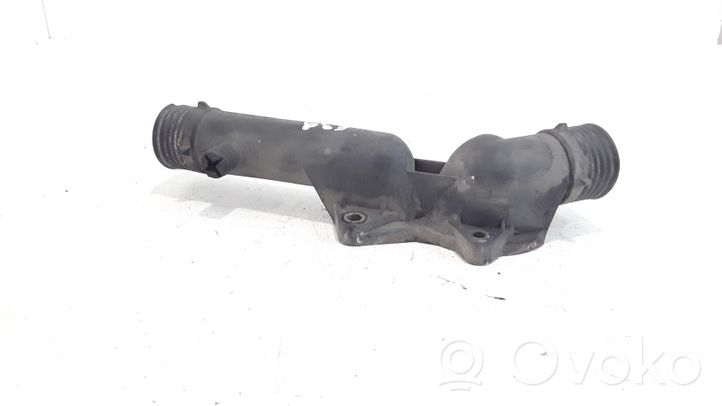 BMW 5 E39 Tubo flessibile del liquido di raffreddamento del motore 11531740478