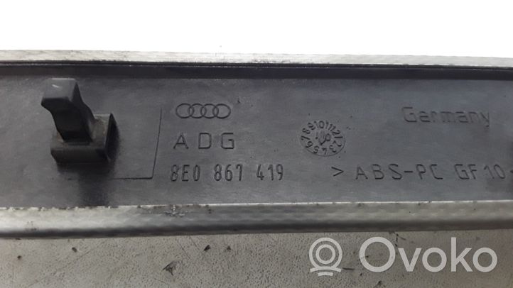 Audi A4 S4 B6 8E 8H Baguette moulure de porte arrière 