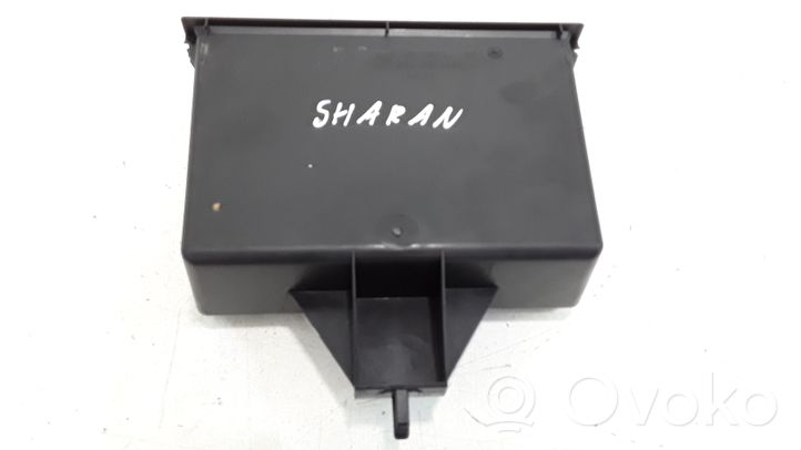 Volkswagen Sharan Boîte / compartiment de rangement pour tableau de bord 3B0857058