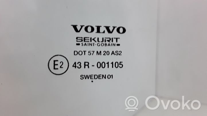 Volvo V70 Vitre de fenêtre porte arrière 