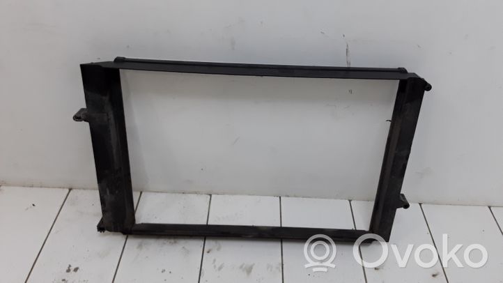 Volvo V70 Radiatoru dekoratīvā apdare 9492961