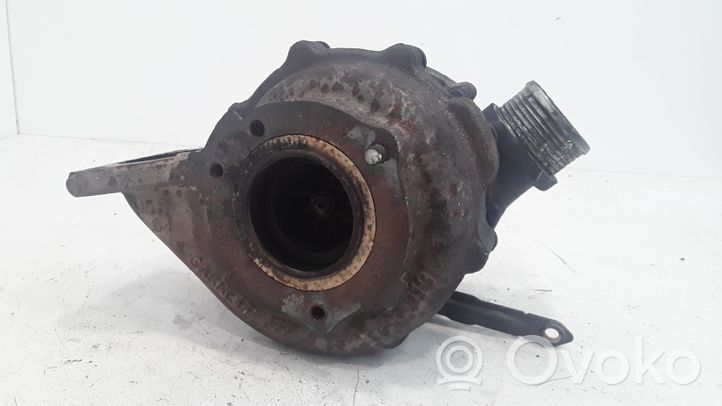 Volvo V70 Turboahdin 30757079