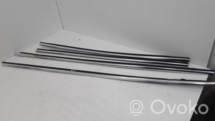 Volkswagen PASSAT B5.5 Kit garniture de panneaux intérieur de porte 