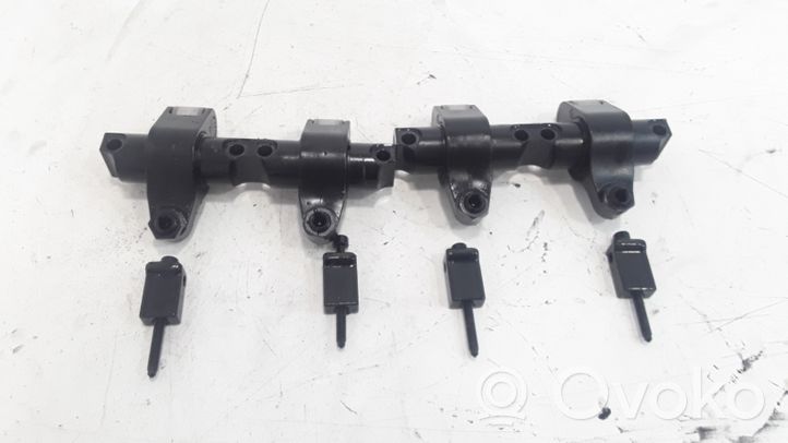 Volkswagen PASSAT B5.5 Fuel Injector clamp holder 