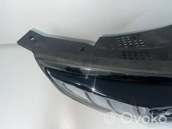 KIA Optima Lampa przednia 92102D4070