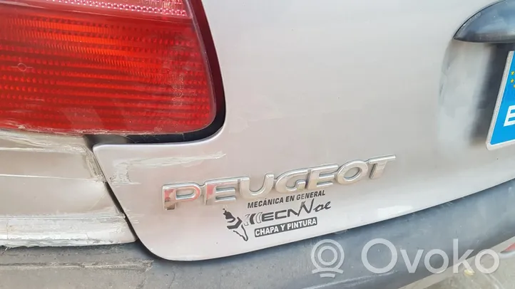 Peugeot 206+ Tylna klapa bagażnika 