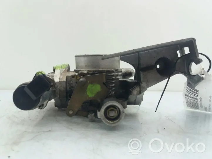 Opel Vectra B Kaasuttimen ilmaläppärunko 90499468