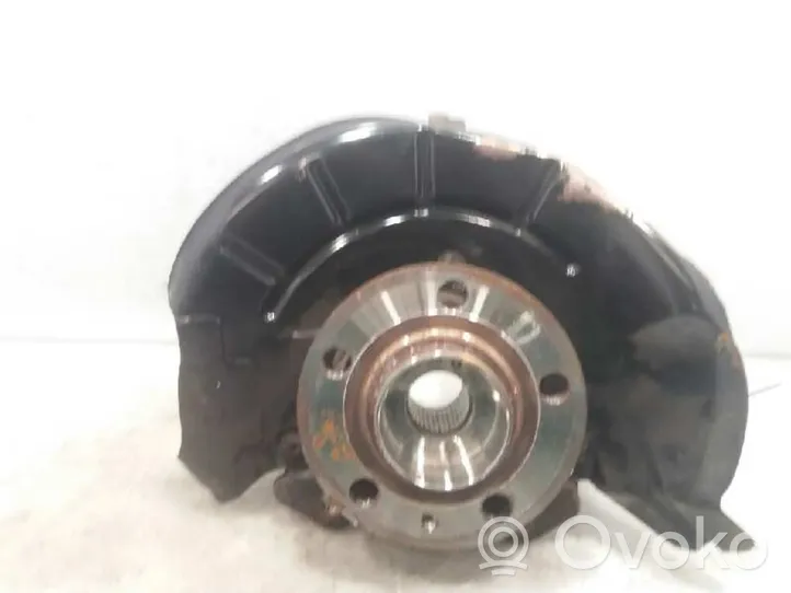 Skoda Rapid (NH) Fusée d'essieu de moyeu de la roue avant 6C0407256A