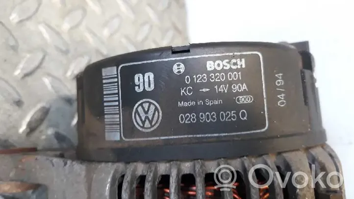 Volkswagen PASSAT B4 Generaattori/laturi 028903025Q