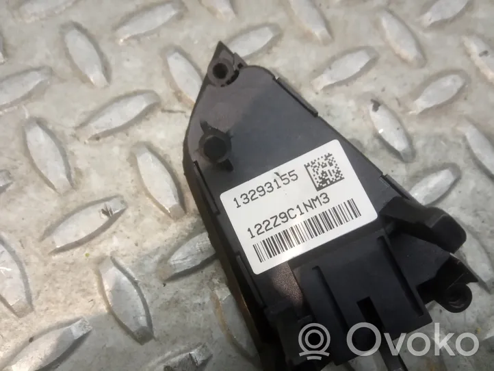 Opel Insignia A Przełącznik / Przycisk kierownicy 13293155