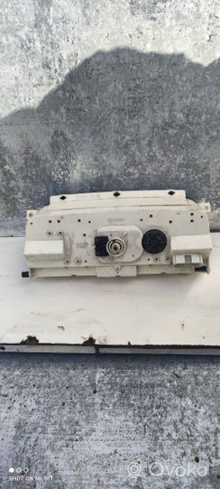 Volkswagen PASSAT B3 Tachimetro (quadro strumenti) 357919033AB